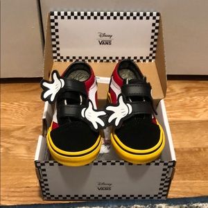 NWT &Box Size 4.5 toddler Mickey x Vans collection